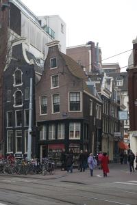 /image.axd?picture=/2012/3/2012-03-16 Amsterdam/mini/1 Tilting houses (3).jpg